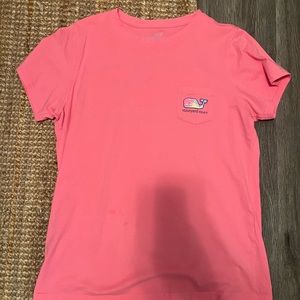 Vineyard vine tshirt